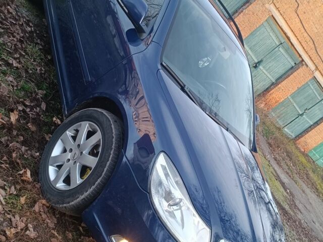 Синий Шкода Октавия, объемом двигателя 1.6 л и пробегом 320 тыс. км за 7000 $, фото 2 на Automoto.ua