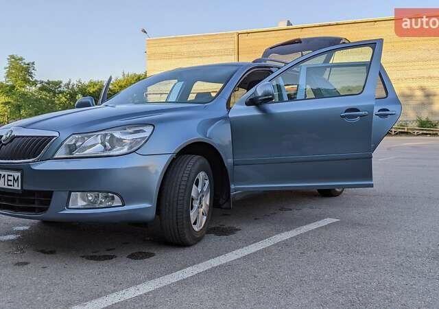 Синий Шкода Октавия, объемом двигателя 1.6 л и пробегом 241 тыс. км за 7800 $, фото 21 на Automoto.ua