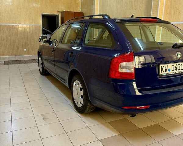 Шкода Октавія 2011 у Хмельницькому на Automoto.ua Синій Шкода Октавія, об'ємом двигуна 1.6 л та пробігом 120 тис. км за 8750 $, фото 6 на Automoto.ua