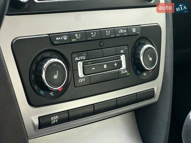 Синий Шкода Октавия, объемом двигателя 1.8 л и пробегом 236 тыс. км за 6400 $, фото 35 на Automoto.ua