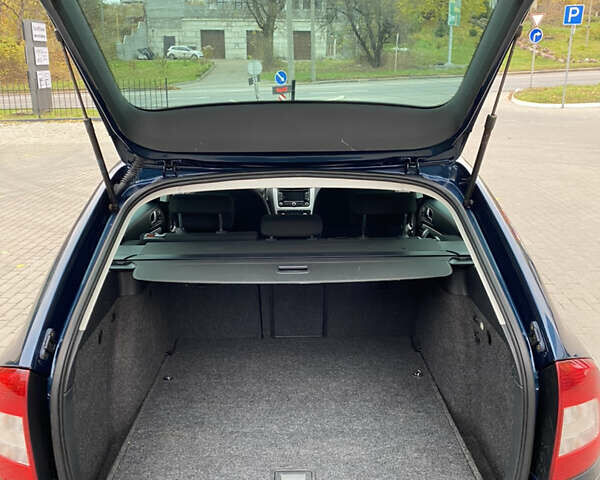 Синій Шкода Октавія, об'ємом двигуна 1.6 л та пробігом 241 тис. км за 7800 $, фото 17 на Automoto.ua