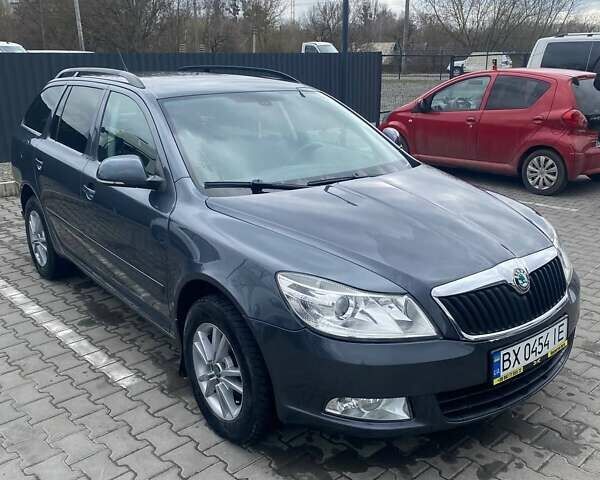 Шкода Октавія 2011 у Хмельницькому на Automoto.ua Синій Шкода Октавія, об'ємом двигуна 1.6 л та пробігом 218 тис. км за 8300 $, фото 2 на Automoto.ua