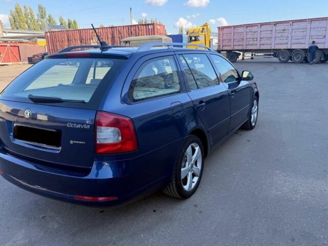 Синий Шкода Октавия, объемом двигателя 1.8 л и пробегом 200 тыс. км за 3999 $, фото 4 на Automoto.ua