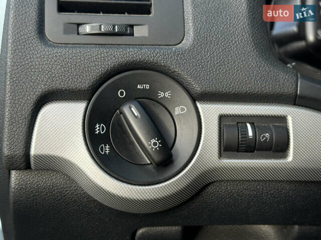 Синій Шкода Октавія, об'ємом двигуна 1.8 л та пробігом 246 тис. км за 9100 $, фото 33 на Automoto.ua