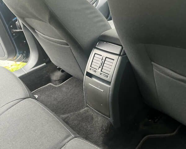Синій Шкода Октавія, об'ємом двигуна 1.99 л та пробігом 278 тис. км за 9699 $, фото 43 на Automoto.ua