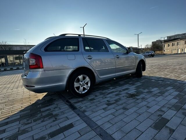 Синий Шкода Октавия, объемом двигателя 1.2 л и пробегом 225 тыс. км за 6300 $, фото 2 на Automoto.ua