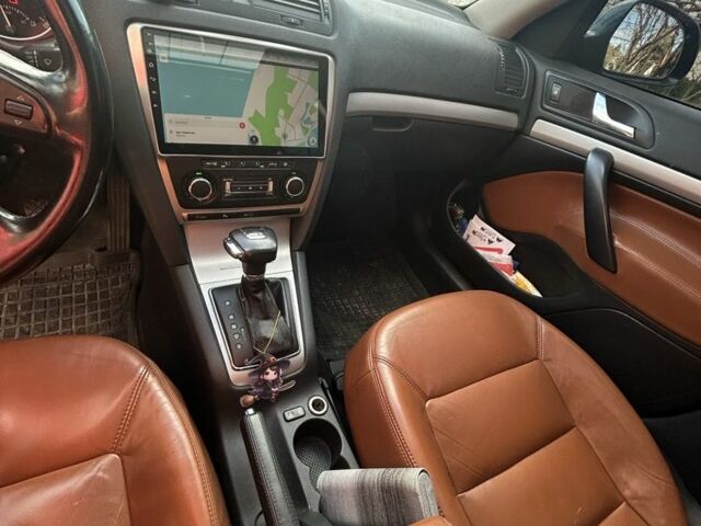 Синій Шкода Октавія, об'ємом двигуна 1.2 л та пробігом 313 тис. км за 8300 $, фото 6 на Automoto.ua