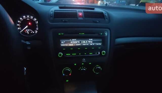 Синій Шкода Октавія, об'ємом двигуна 1.6 л та пробігом 401 тис. км за 6800 $, фото 13 на Automoto.ua