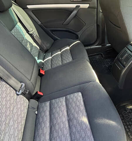 Синий Шкода Октавия, объемом двигателя 1.6 л и пробегом 300 тыс. км за 7500 $, фото 4 на Automoto.ua