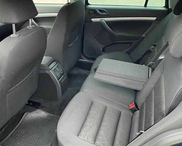 Синій Шкода Октавія, об'ємом двигуна 1.6 л та пробігом 241 тис. км за 7800 $, фото 29 на Automoto.ua