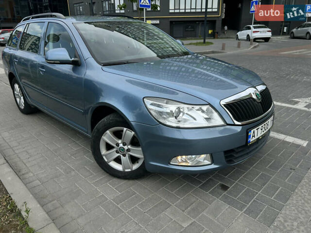 Синий Шкода Октавия, объемом двигателя 1.2 л и пробегом 213 тыс. км за 6800 $, фото 1 на Automoto.ua