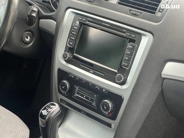 Синій Шкода Октавія, об'ємом двигуна 2 л та пробігом 319 тис. км за 9590 $, фото 39 на Automoto.ua