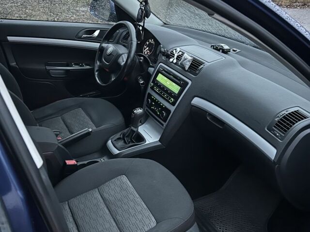 Синій Шкода Октавія, об'ємом двигуна 1.4 л та пробігом 222 тис. км за 8300 $, фото 6 на Automoto.ua