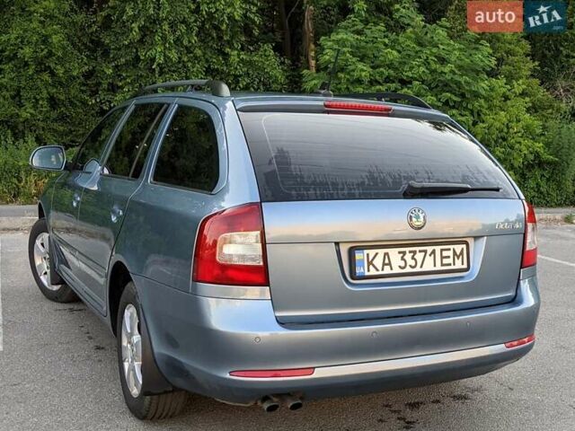 Синий Шкода Октавия, объемом двигателя 1.6 л и пробегом 241 тыс. км за 7800 $, фото 2 на Automoto.ua