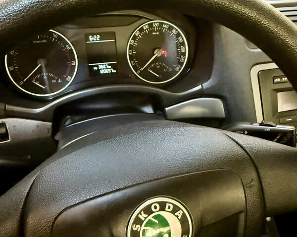 Шкода Октавія 2011 у Хмельницькому на Automoto.ua Синій Шкода Октавія, об'ємом двигуна 1.6 л та пробігом 120 тис. км за 8750 $, фото 10 на Automoto.ua