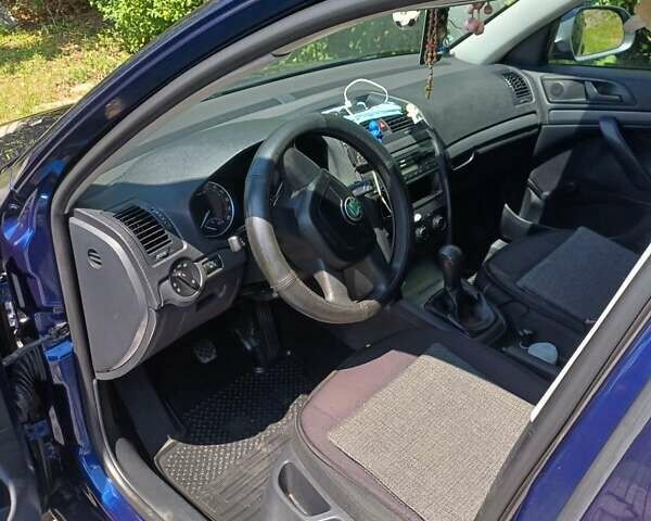 Синий Шкода Октавия, объемом двигателя 1.6 л и пробегом 280 тыс. км за 6700 $, фото 2 на Automoto.ua