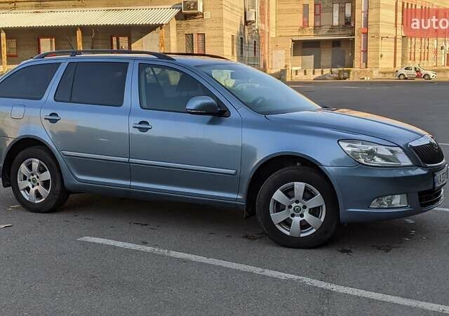 Синий Шкода Октавия, объемом двигателя 1.6 л и пробегом 241 тыс. км за 7800 $, фото 12 на Automoto.ua