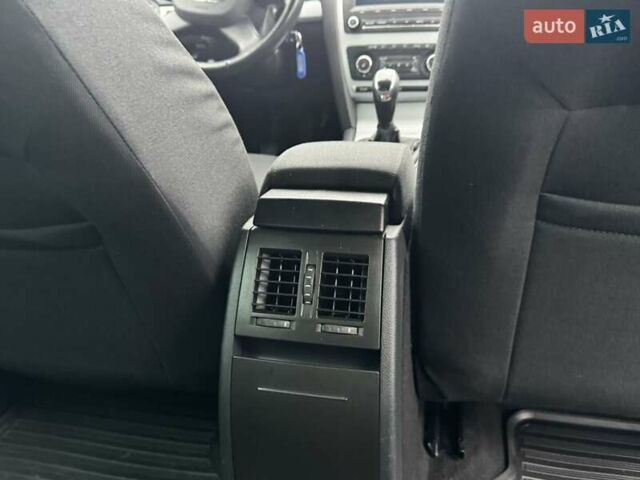 Синий Шкода Октавия, объемом двигателя 1.6 л и пробегом 245 тыс. км за 8490 $, фото 11 на Automoto.ua