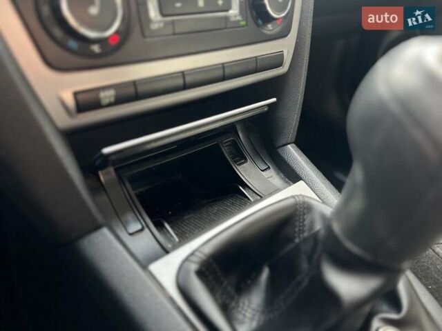 Синий Шкода Октавия, объемом двигателя 1.8 л и пробегом 236 тыс. км за 6400 $, фото 40 на Automoto.ua