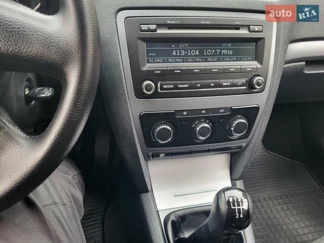 Синий Шкода Октавия, объемом двигателя 1.6 л и пробегом 218 тыс. км за 8999 $, фото 17 на Automoto.ua
