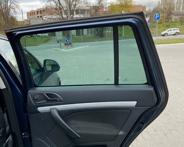 Синій Шкода Октавія, об'ємом двигуна 1.6 л та пробігом 241 тис. км за 7800 $, фото 21 на Automoto.ua