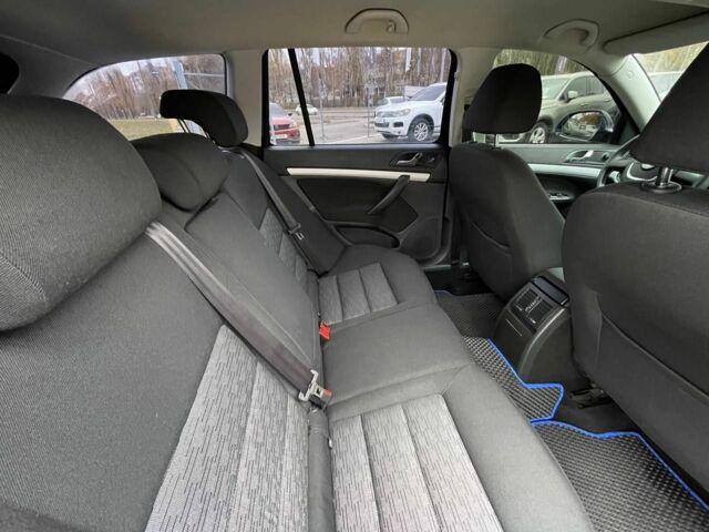 Синій Шкода Октавія, об'ємом двигуна 1.6 л та пробігом 196 тис. км за 7400 $, фото 21 на Automoto.ua