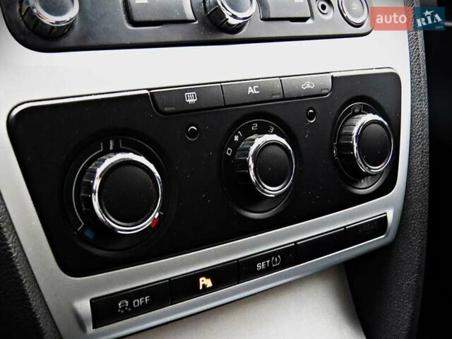 Синій Шкода Октавія, об'ємом двигуна 1.6 л та пробігом 287 тис. км за 7950 $, фото 9 на Automoto.ua