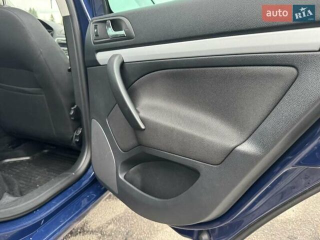 Синий Шкода Октавия, объемом двигателя 1.6 л и пробегом 245 тыс. км за 8490 $, фото 5 на Automoto.ua