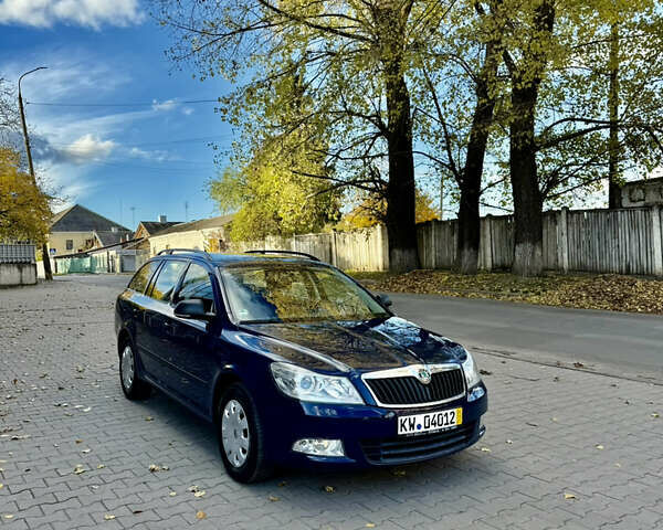 Шкода Октавія 2011 у Хмельницькому на Automoto.ua Синій Шкода Октавія, об'ємом двигуна 1.6 л та пробігом 120 тис. км за 8750 $, фото 1 на Automoto.ua