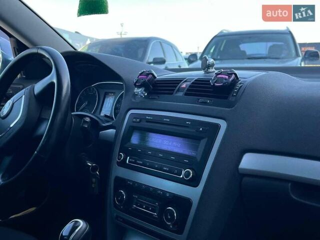 Синій Шкода Октавія, об'ємом двигуна 1.6 л та пробігом 216 тис. км за 8440 $, фото 32 на Automoto.ua