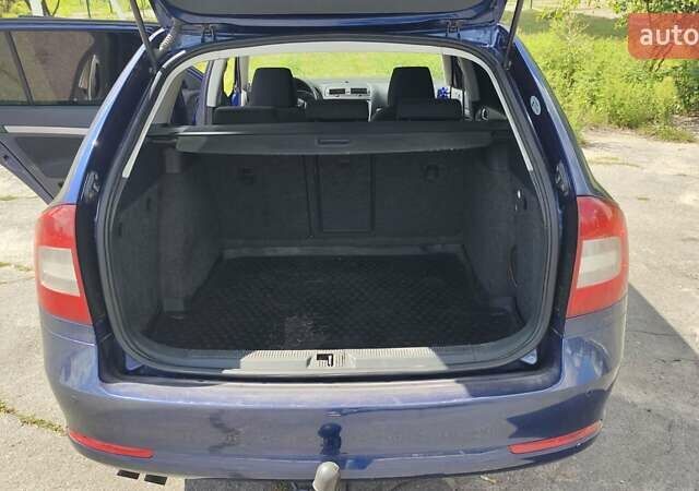 Синий Шкода Октавия, объемом двигателя 1.97 л и пробегом 297 тыс. км за 9000 $, фото 7 на Automoto.ua