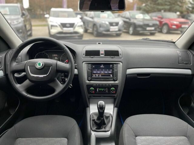 Синій Шкода Октавія, об'ємом двигуна 1.6 л та пробігом 196 тис. км за 7400 $, фото 13 на Automoto.ua