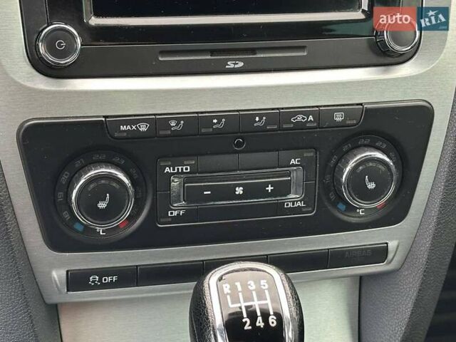 Синій Шкода Октавія, об'ємом двигуна 2 л та пробігом 319 тис. км за 9590 $, фото 29 на Automoto.ua