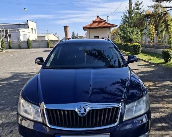 Синий Шкода Октавия, объемом двигателя 1.8 л и пробегом 230 тыс. км за 6000 $, фото 6 на Automoto.ua