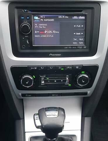 Синий Шкода Октавия, объемом двигателя 1.6 л и пробегом 255 тыс. км за 8500 $, фото 7 на Automoto.ua