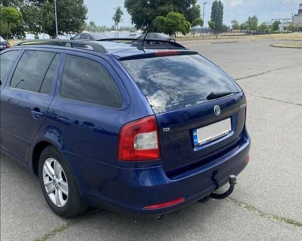 Синій Шкода Октавія, об'ємом двигуна 1.6 л та пробігом 247 тис. км за 9000 $, фото 2 на Automoto.ua
