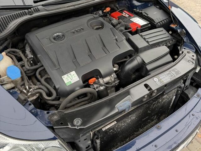 Синий Шкода Октавия, объемом двигателя 1.6 л и пробегом 287 тыс. км за 8500 $, фото 6 на Automoto.ua