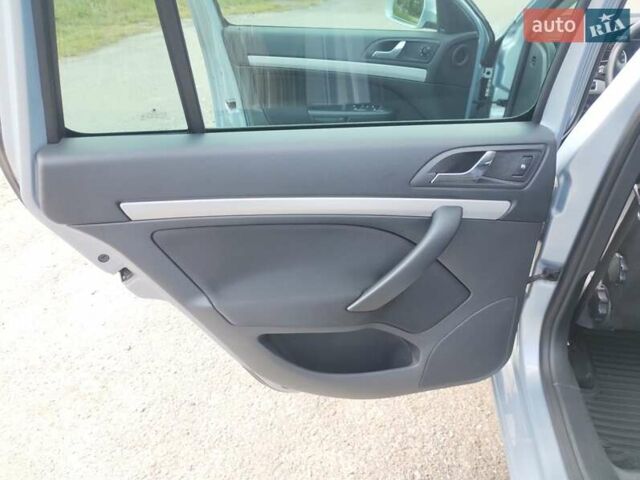 Синий Шкода Октавия, объемом двигателя 2 л и пробегом 238 тыс. км за 9700 $, фото 22 на Automoto.ua