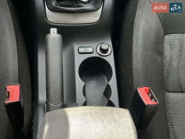 Синий Шкода Октавия, объемом двигателя 1.8 л и пробегом 237 тыс. км за 6250 $, фото 23 на Automoto.ua