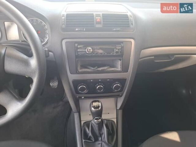 Синий Шкода Октавия, объемом двигателя 1.6 л и пробегом 280 тыс. км за 6900 $, фото 18 на Automoto.ua