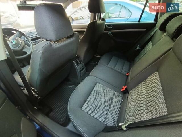 Синий Шкода Октавия, объемом двигателя 1.8 л и пробегом 200 тыс. км за 8900 $, фото 4 на Automoto.ua