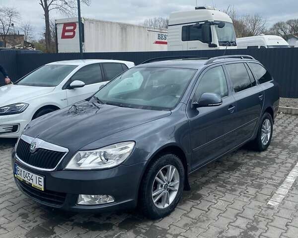 Шкода Октавія 2011 у Хмельницькому на Automoto.ua Синій Шкода Октавія, об'ємом двигуна 1.6 л та пробігом 218 тис. км за 8300 $, фото 4 на Automoto.ua
