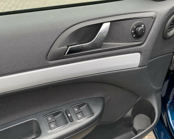 Синій Шкода Октавія, об'ємом двигуна 1.6 л та пробігом 241 тис. км за 7800 $, фото 32 на Automoto.ua