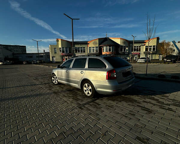 Синий Шкода Октавия, объемом двигателя 1.2 л и пробегом 225 тыс. км за 6300 $, фото 2 на Automoto.ua