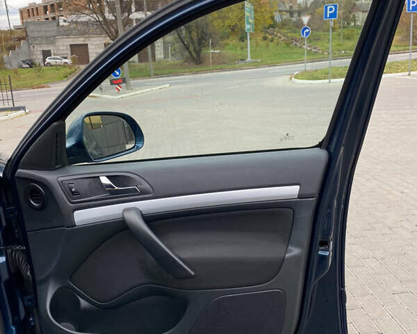 Синій Шкода Октавія, об'ємом двигуна 1.6 л та пробігом 241 тис. км за 7800 $, фото 24 на Automoto.ua