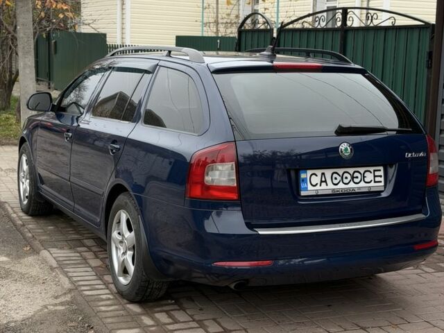 Синий Шкода Октавия, объемом двигателя 1.6 л и пробегом 287 тыс. км за 8500 $, фото 4 на Automoto.ua