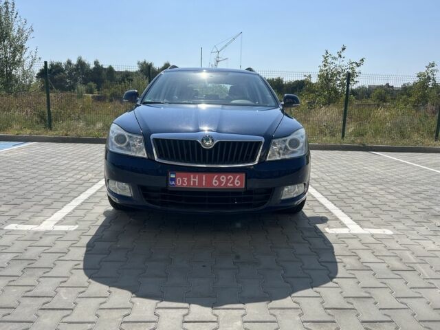 Синий Шкода Октавия, объемом двигателя 1.6 л и пробегом 225 тыс. км за 7400 $, фото 1 на Automoto.ua
