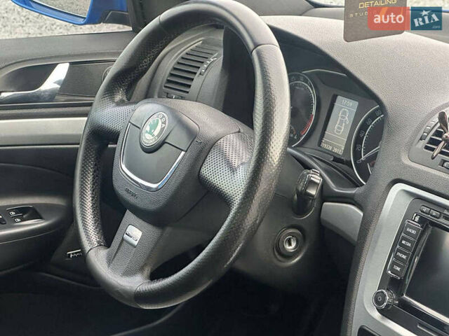 Синій Шкода Октавія, об'ємом двигуна 2 л та пробігом 319 тис. км за 9590 $, фото 38 на Automoto.ua