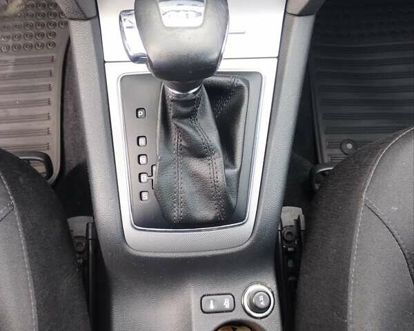 Синий Шкода Октавия, объемом двигателя 2 л и пробегом 238 тыс. км за 9700 $, фото 12 на Automoto.ua