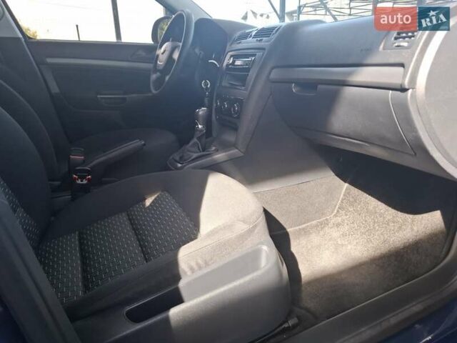 Синий Шкода Октавия, объемом двигателя 1.6 л и пробегом 280 тыс. км за 6900 $, фото 21 на Automoto.ua